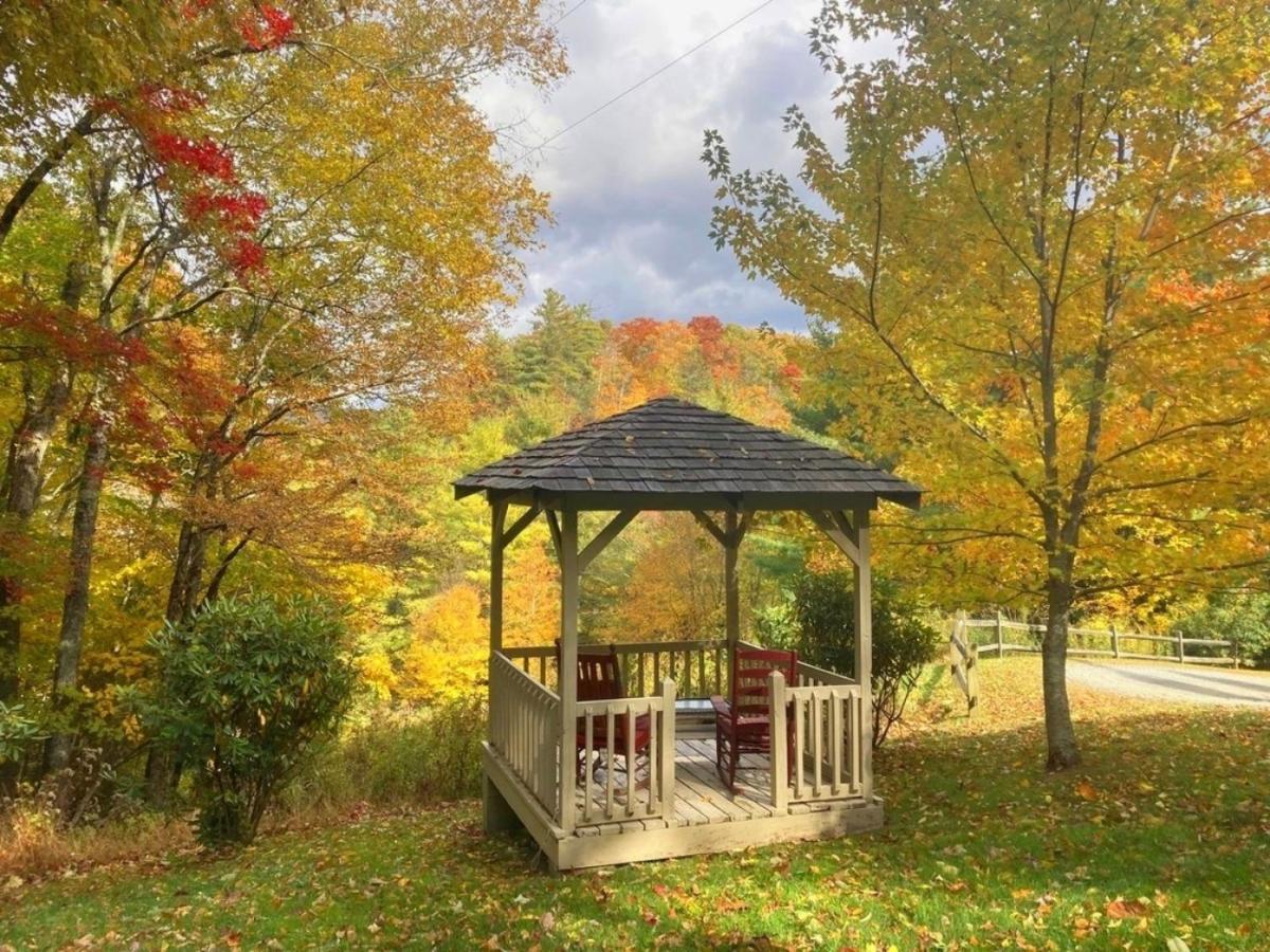 Villa Classic Log Cabin With Fireplace On Quiet River Blowing Rock Exterior foto